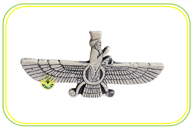 مجسمه ایستاده نماد فروهر